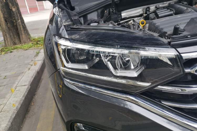 Used Volkswagen Tayron GTE Plug-in Hybrid 2022 1.4T Luxury Edition Right Front Headlight