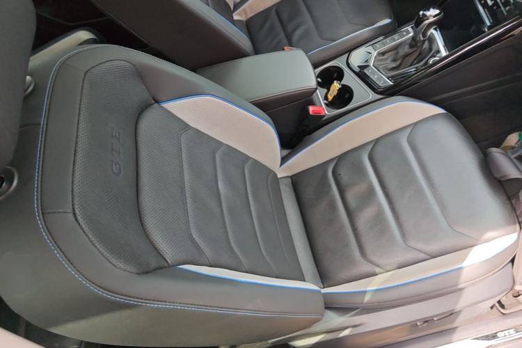 Used Volkswagen Tayron GTE Plug-in Hybrid 2022 1.4T Luxury Model Right Front Seat