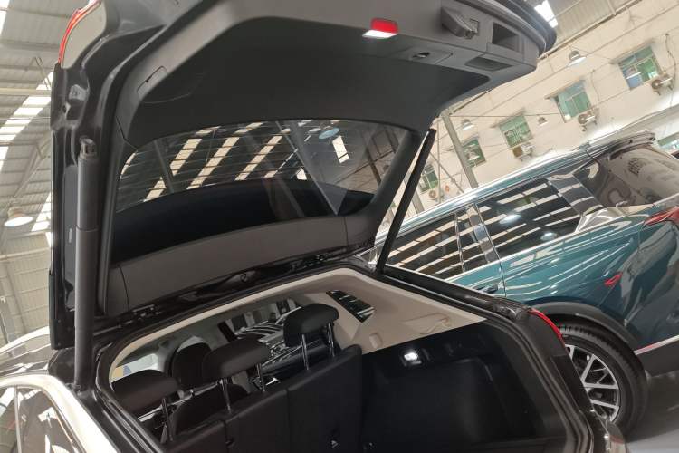 Used Volkswagen Tayron GTE Plug-in Hybrid 2022 1.4T Luxury Edition Trunk