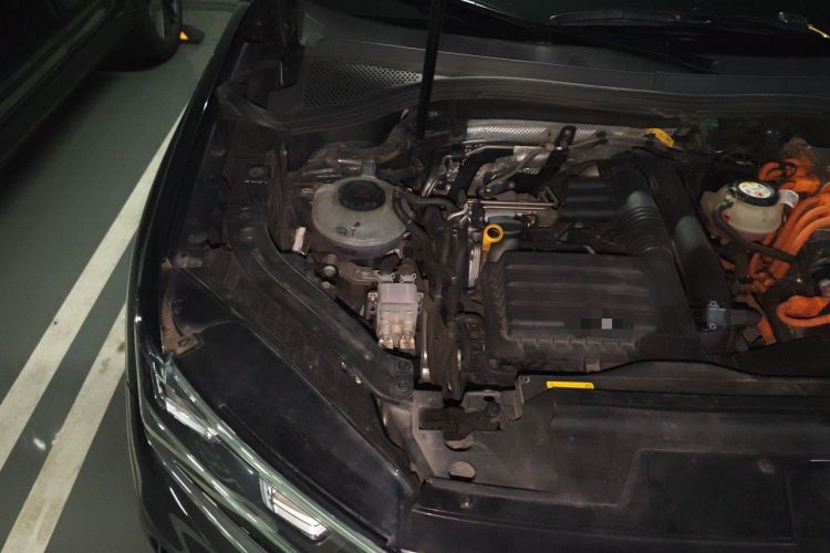 Used Volkswagen Tayron GTE Plug-in Hybrid 2022 1.4T Luxury Model Engine Bay Right