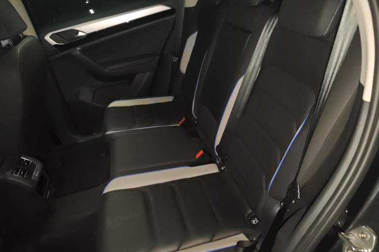 Used Volkswagen Tayron GTE Plug-in Hybrid 2022 1.4T Luxury Model Left Rear Seat