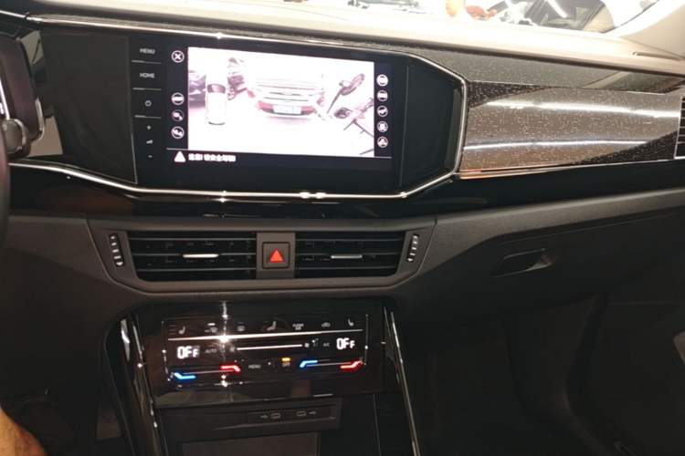 Used Volkswagen Tayron GTE Plug-in Hybrid 2022 1.4T Luxury Edition Audio And AC Panel