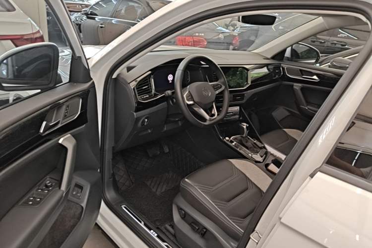 Used Volkswagen Tayron GTE Plug-in Hybrid 2022 1.4T Luxury Edition Driver Seat