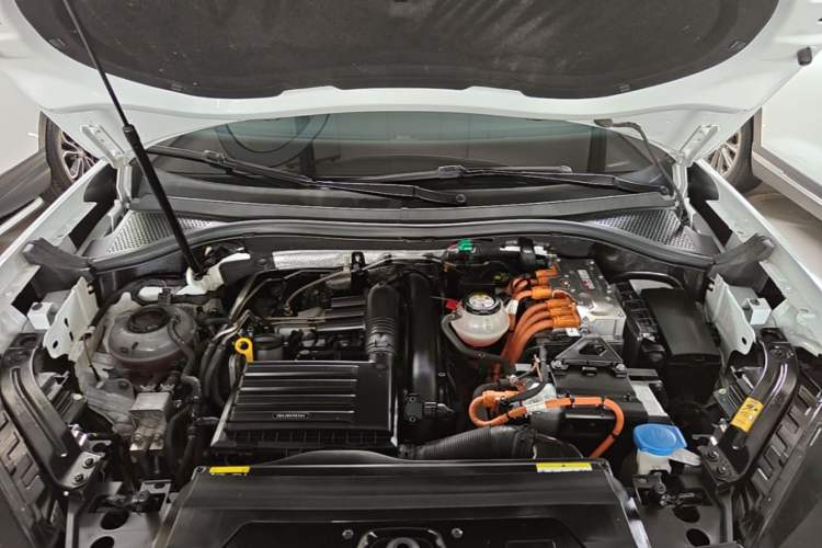Used Volkswagen Tayron GTE Plug-in Hybrid 2022 1.4T Luxury Edition Engine Bay