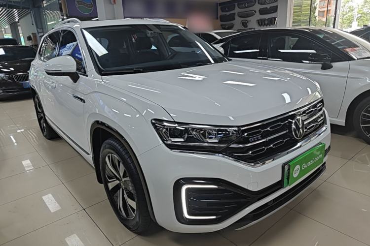 Used Volkswagen Tayron GTE Plug-in Hybrid 2022 1.4T Luxury Edition Front Right 45 Deg