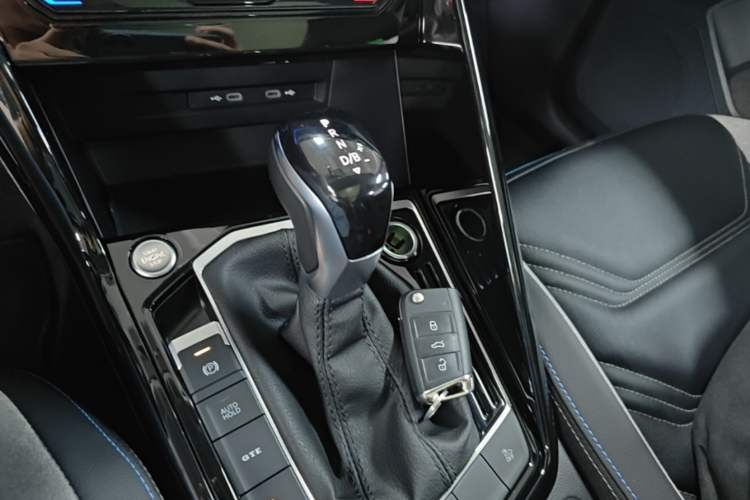 Used Volkswagen Tayron GTE Plug-in Hybrid 2022 1.4T Luxury Edition Gear Lever