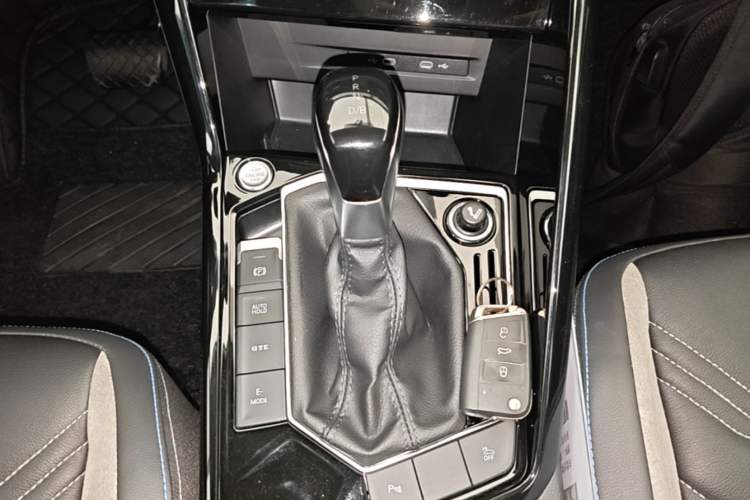 Used Volkswagen Tayron GTE Plug-in Hybrid 2022 1.4T Luxury Edition Gear Lever