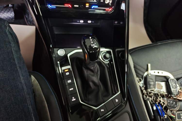Used Volkswagen Tayron GTE Plug-in Hybrid 2022 1.4T Luxury Edition Gear Lever
