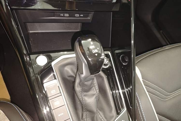 Used Volkswagen Tayron GTE Plug-in Hybrid 2022 1.4T Luxury Edition Gear Lever