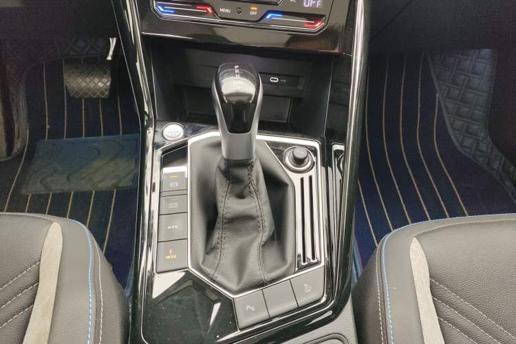 Used Volkswagen Tayron GTE Plug-in Hybrid 2022 1.4T Luxury Edition Gear Lever
