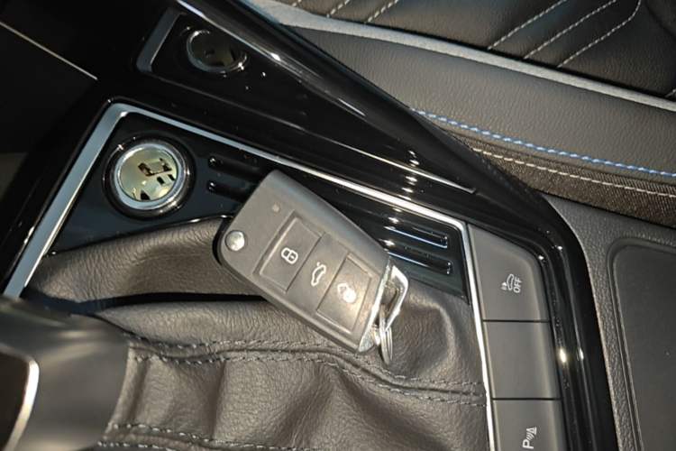 Used Volkswagen Tayron GTE Plug-in Hybrid 2022 1.4T Luxury Edition Interior 1