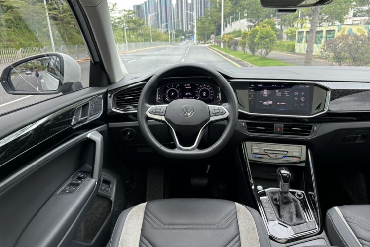Used Volkswagen Tayron GTE Plug-in Hybrid 2022 1.4T Luxury Edition Interior 2