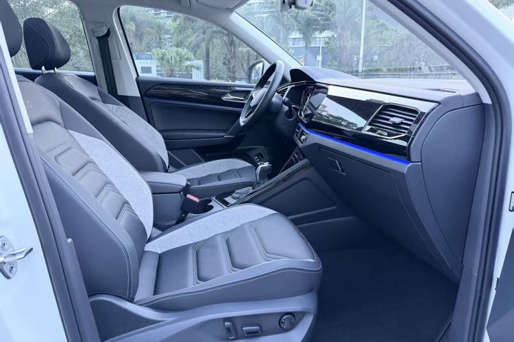 Used Volkswagen Tayron GTE Plug-in Hybrid 2022 1.4T Luxury Edition Interior 4