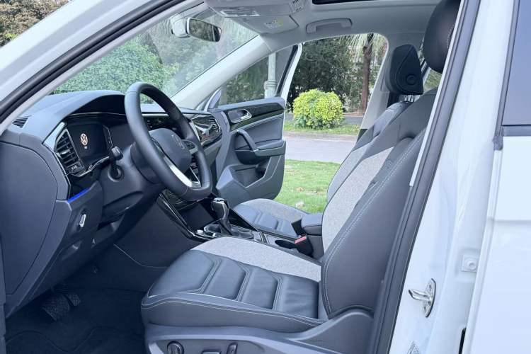 Used Volkswagen Tayron GTE Plug-in Hybrid 2022 1.4T Luxury Edition Interior 6