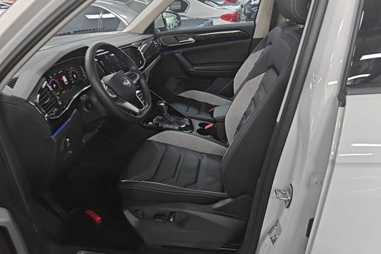 Used Volkswagen Tayron GTE Plug-in Hybrid 2022 1.4T Luxury Edition Left Front Seat