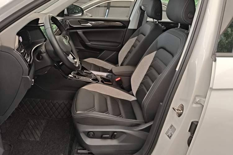 Used Volkswagen Tayron GTE Plug-in Hybrid 2022 1.4T Luxury Edition Left Front Seat