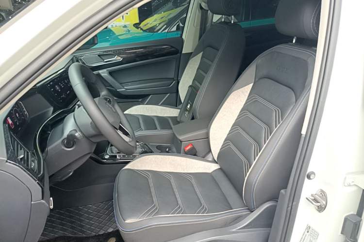 Used Volkswagen Tayron GTE Plug-in Hybrid 2022 1.4T Luxury Edition Left Front Seat