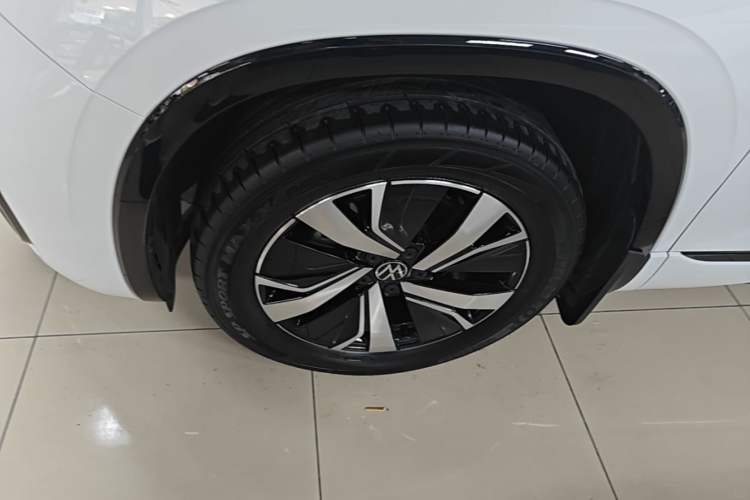 Used Volkswagen Tayron GTE Plug-in Hybrid 2022 1.4T Luxury Edition Left Front Wheel Hub
