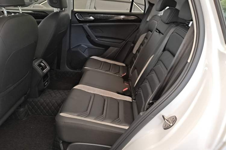 Used Volkswagen Tayron GTE Plug-in Hybrid 2022 1.4T Luxury Edition Left Rear Seat