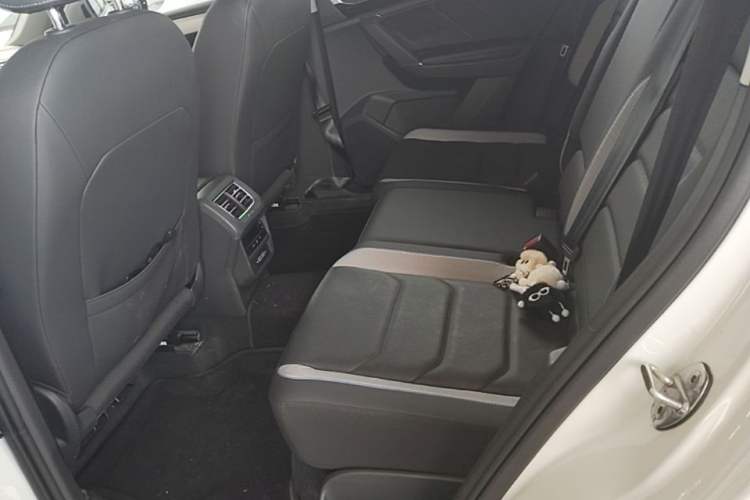 Used Volkswagen Tayron GTE Plug-in Hybrid 2022 1.4T Luxury Model Left Rear Seat