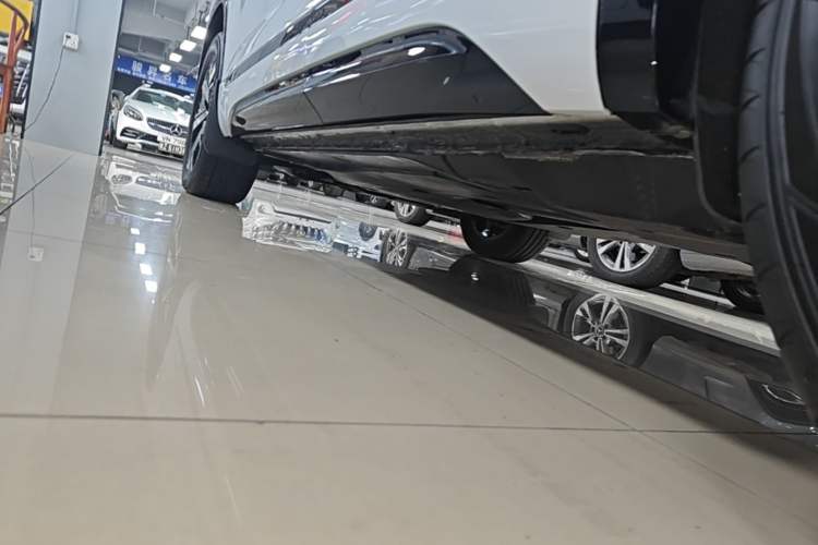 Used Volkswagen Tayron GTE Plug-in Hybrid 2022 1.4T Luxury Edition Left Side Sill