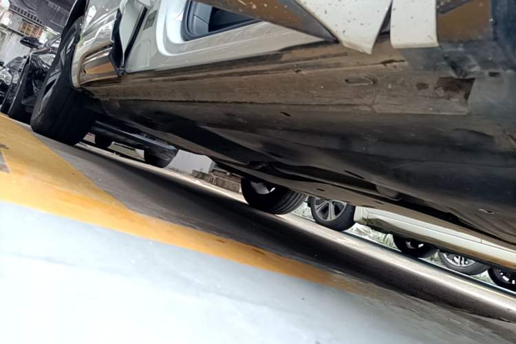 Used Volkswagen Tayron GTE Plug-in Hybrid 2022 1.4T Luxury Edition Right Side Sill