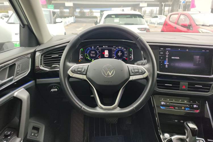Used Volkswagen Tayron GTE Plug-in Hybrid 2022 1.4T Luxury Edition Steering Wheel