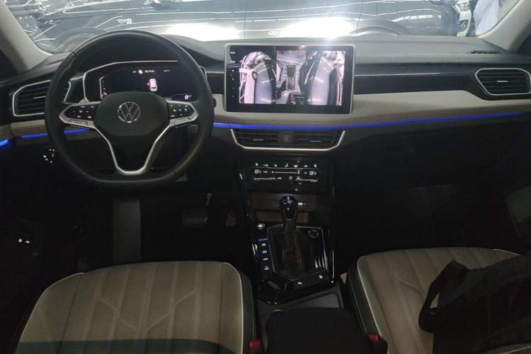 Used Volkswagen Tayron GTE Plug-in Hybrid 2023 280TSI Luxury Plus Advanced Edition Center Console
