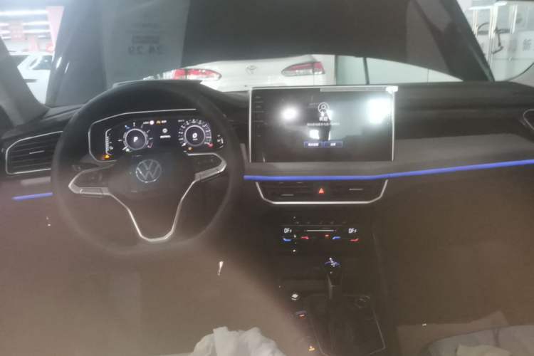 Used Volkswagen Tayron GTE Plug-in Hybrid 2023 280TSI Luxury Plus Advanced Edition Center Console