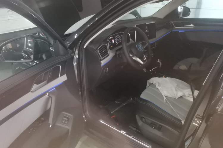 Used Volkswagen Tayron GTE Plug-in Hybrid 2023 280TSI Luxury Plus Advanced Edition Driver Seat