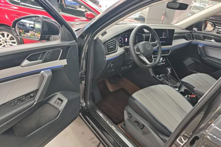 Used Volkswagen Tayron GTE Plug-in Hybrid 2023 280TSI Luxury Plus Advanced Edition Driver Seat