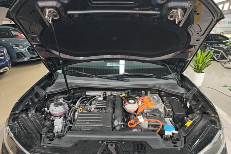Used Volkswagen Tayron GTE Plug-in Hybrid 2023 280TSI Luxury Plus Advanced Edition Engine Bay