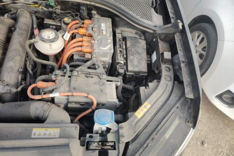 Used Volkswagen Tayron GTE Plug-in Hybrid 2023 280TSI Luxury Plus Advanced Edition Engine Bay Left