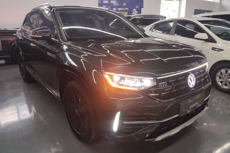 Used Volkswagen Tayron GTE Plug-in Hybrid 2023 280TSI Luxury Plus Advanced Edition Front Right 45 Deg