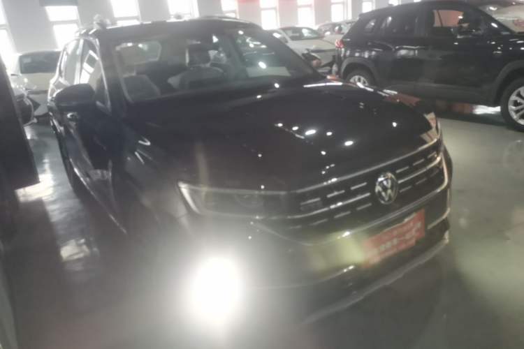 Used Volkswagen Tayron GTE Plug-in Hybrid 2023 280TSI Luxury Plus Advanced Edition Front Right 45 Deg