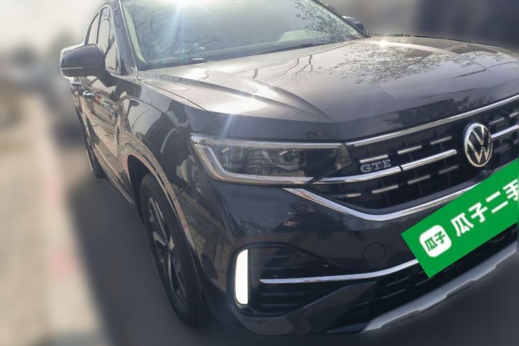 Used Volkswagen Tayron GTE Plug-in Hybrid 2023 280TSI Luxury Plus Advanced Edition Front Right 45 Deg
