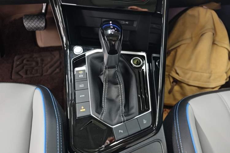 Used Volkswagen Tayron GTE Plug-in Hybrid 2023 280TSI Luxury Plus Advanced Edition Gear Lever
