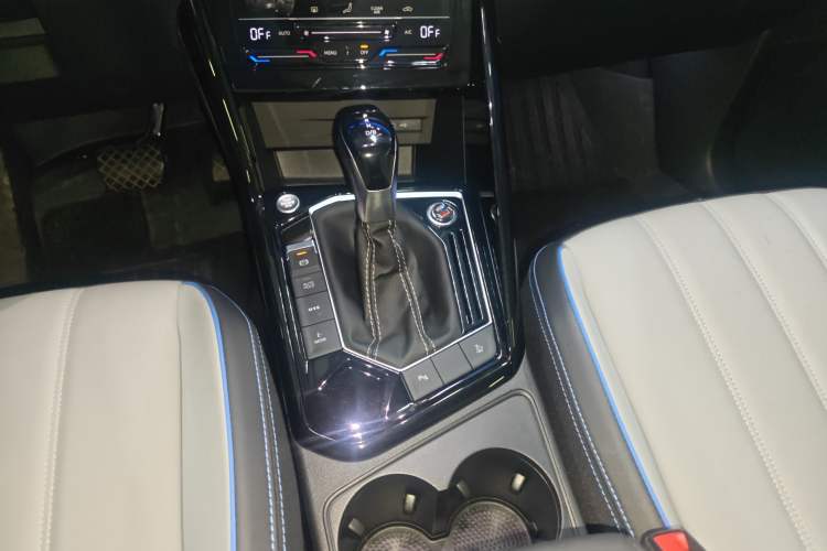 Used Volkswagen Tayron GTE Plug-in Hybrid 2023 280TSI Luxury Plus Advanced Edition Gear Lever