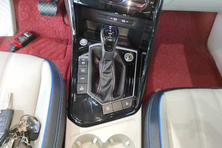 Used Volkswagen Tayron GTE Plug-in Hybrid 2023 280TSI Luxury Plus Advanced Edition Gear Lever