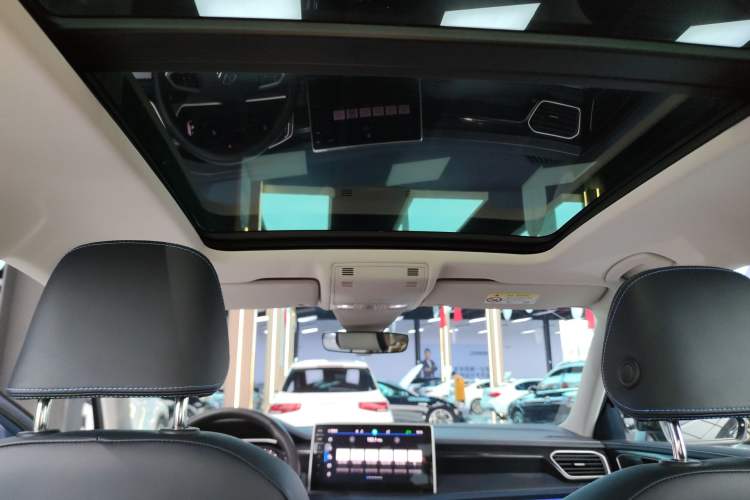 Used Volkswagen Tayron GTE Plug-in Hybrid 2023 280TSI Luxury Plus Advanced Edition Headliner