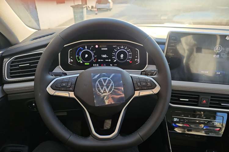 Used Volkswagen Tayron GTE Plug-in Hybrid 2023 280TSI Luxury Plus Advanced Edition Interior 8