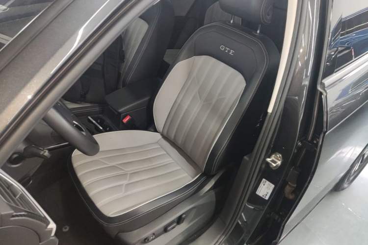 Used Volkswagen Tayron GTE Plug-in Hybrid 2023 280TSI Luxury Plus Advanced Edition Left Front Seat