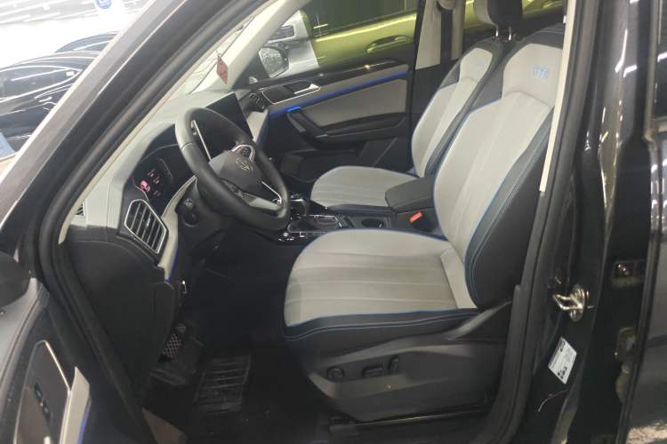 Used Volkswagen Tayron GTE Plug-in Hybrid 2023 280TSI Luxury Plus Advanced Edition Left Front Seat