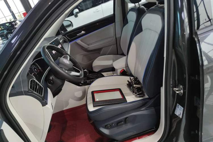 Used Volkswagen Tayron GTE Plug-in Hybrid 2023 280TSI Luxury Plus Advanced Edition Left Front Seat