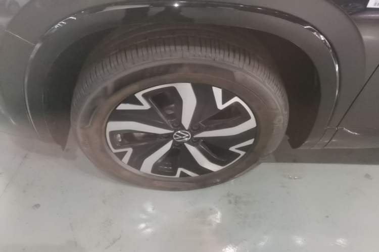 Used Volkswagen Tayron GTE Plug-in Hybrid 2023 280TSI Luxury Plus Advanced Edition Left Front Wheel Hub