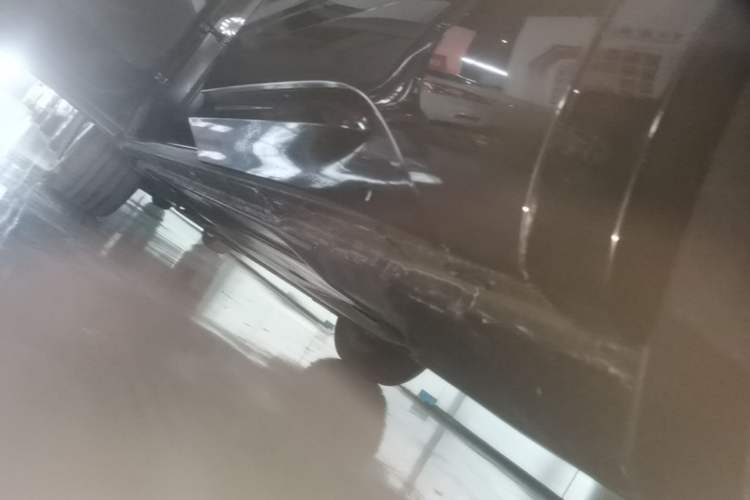Used Volkswagen Tayron GTE Plug-in Hybrid 2023 280TSI Luxury Plus Advanced Edition Left Side Sill