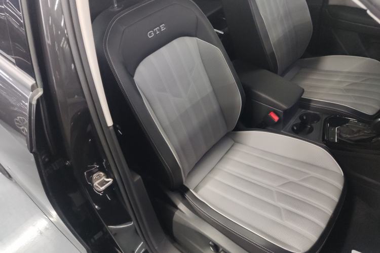 Used Volkswagen Tayron GTE Plug-in Hybrid 2023 280TSI Luxury Plus Advanced Edition Right Front Seat