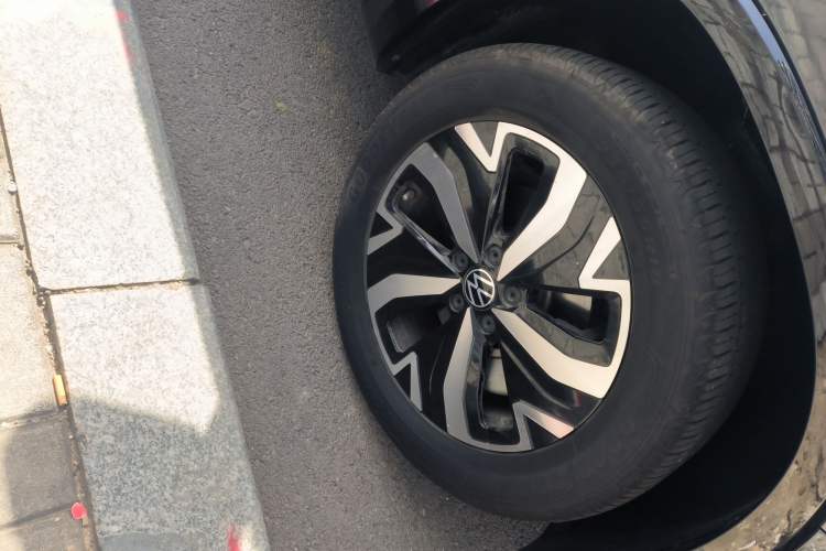 Used Volkswagen Tayron GTE Plug-in Hybrid 2023 280TSI Luxury Plus Advanced Edition Right Front Wheel Hub