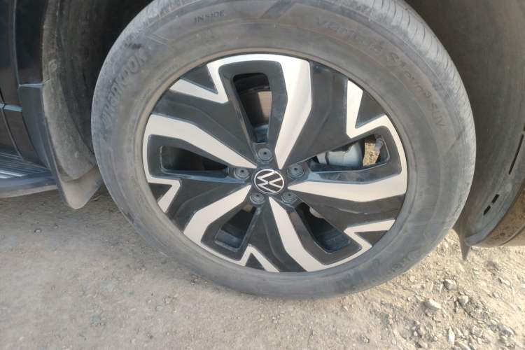 Used Volkswagen Tayron GTE Plug-in Hybrid 2023 280TSI Luxury Plus Advanced Edition Right Front Wheel Hub