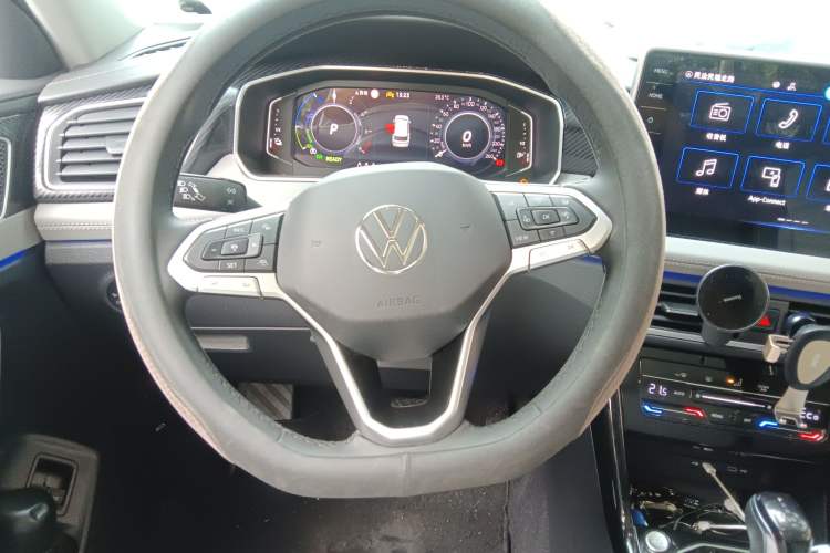 Used Volkswagen Tayron GTE Plug-in Hybrid 2023 280TSI Luxury Plus Advanced Edition Steering Wheel